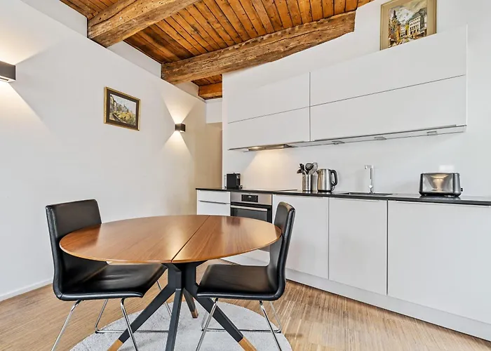 Stylish In Grund With Balcony & Views Апартаменты Люксембург