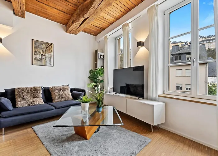 Stylish In Grund With Balcony & Views