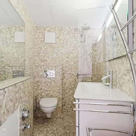 Modern 1br In Unesco Grund,