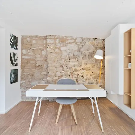 公寓 Stylish Stay In Grund With Balcony & City Views