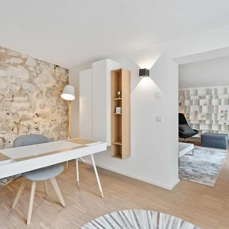 Stylish In Grund With Balcony & Views *