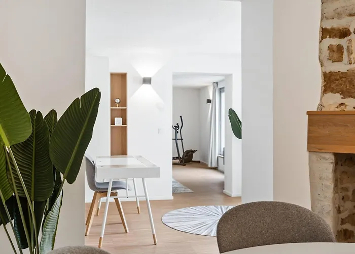 Stylish In Grund With Balcony & Views * Luxemburg