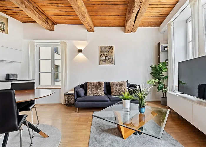 Stylish In Grund With Balcony & Views Appartement Luxemburg