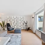 Apartment Stylish In Grund With Balcony & Views *