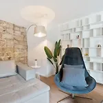 Apartment Stylish In Grund With Balcony & Views