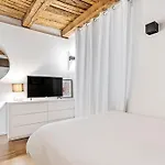Stylish In Grund With Balcony & Views
