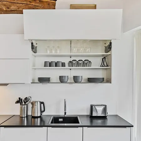 Stylish In Grund With Balcony & Views Luksemburg