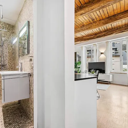 Stylish Stay In Grund With Balcony & City Views Lejlighed *