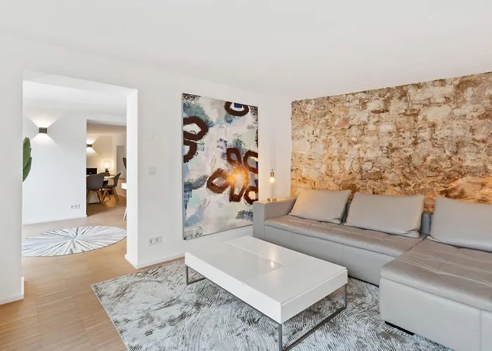 شقة Stylish In Grund With Balcony & Views *