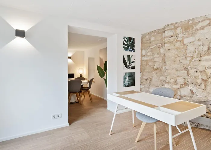 Stylish In Grund With Balcony & Views لوكسمبورغ